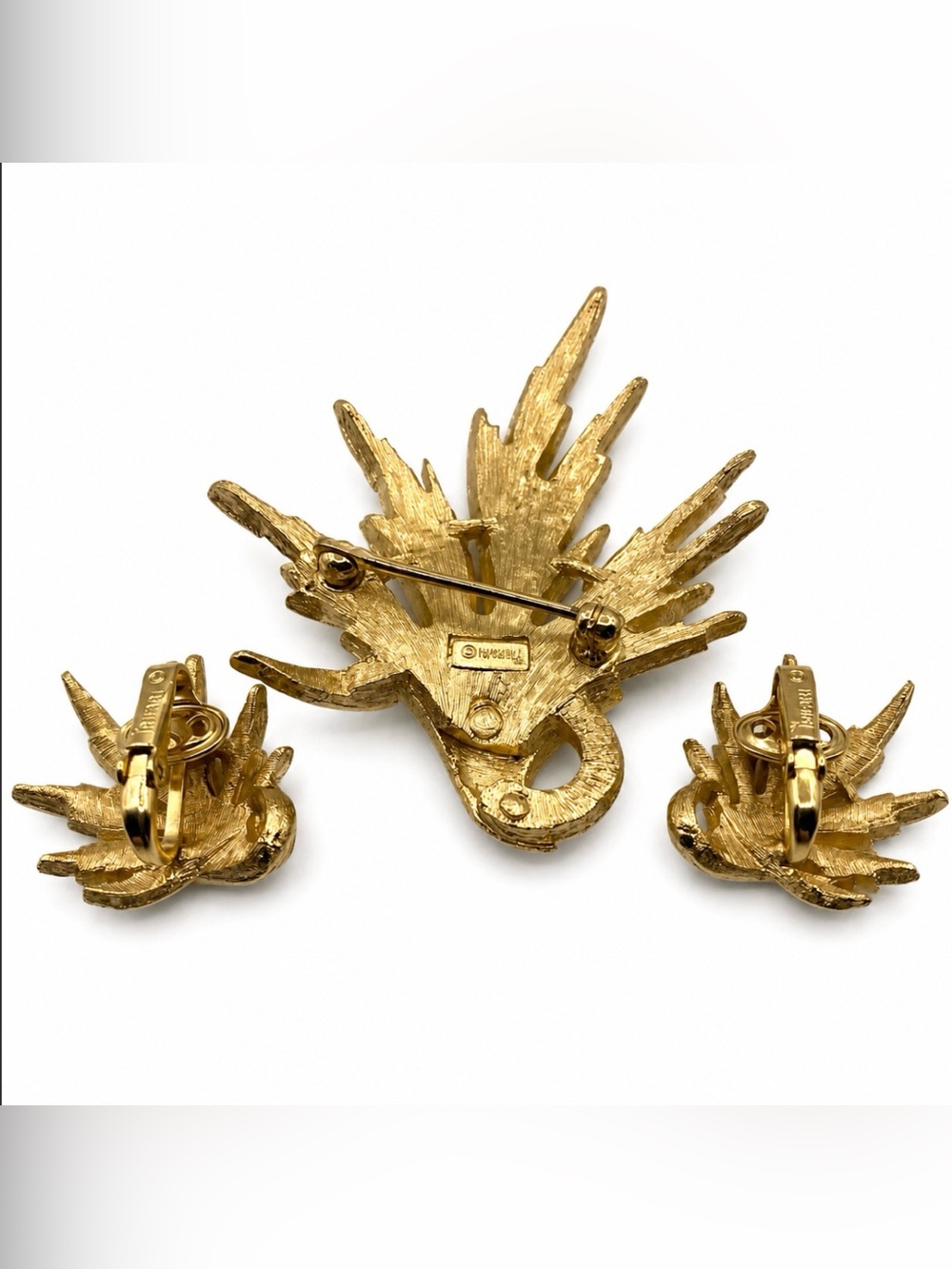 Crown Trifari Signed Leaf Pendant/Brooch & Clip On Earrings SET 50’s Vintage - Picture 8 of 11
